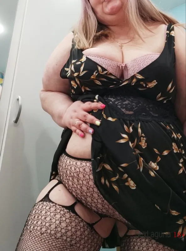 Virtual Fun with a Mature Curvy Woman