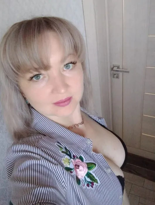 Hot Virtual Fun and Playful Conversation with Nadya 💋
