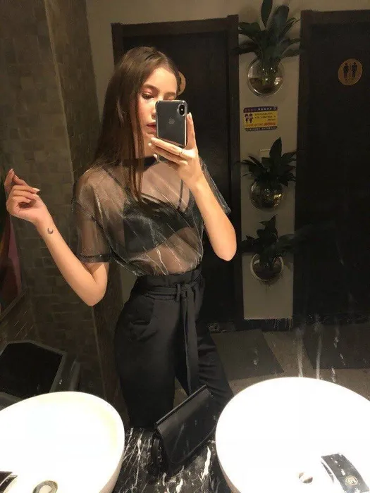 Vibrant Virtual Sex Girl for Your Naughty Thoughts🥰